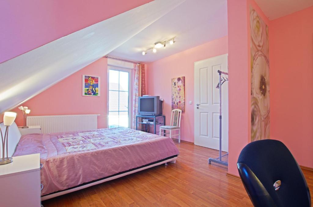Private Rooms Near Exhibition Center Hannover Ruang foto