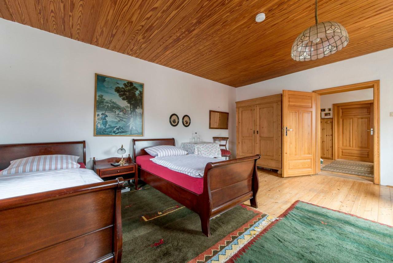 Private Rooms Near Exhibition Center Hannover Bagian luar foto