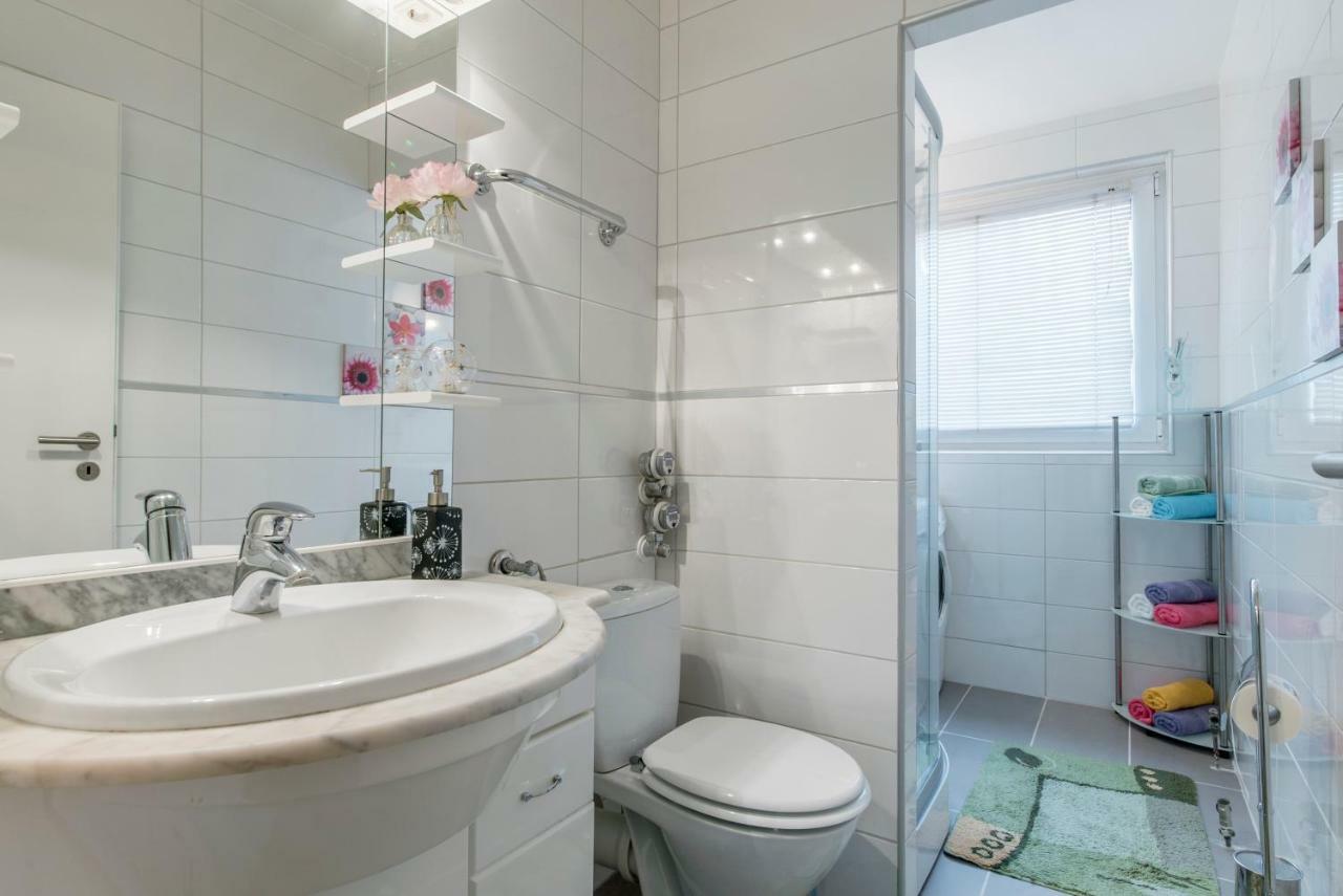 Private Rooms Near Exhibition Center Hannover Bagian luar foto